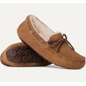 UGG Dakota Brown Slippers Size 6